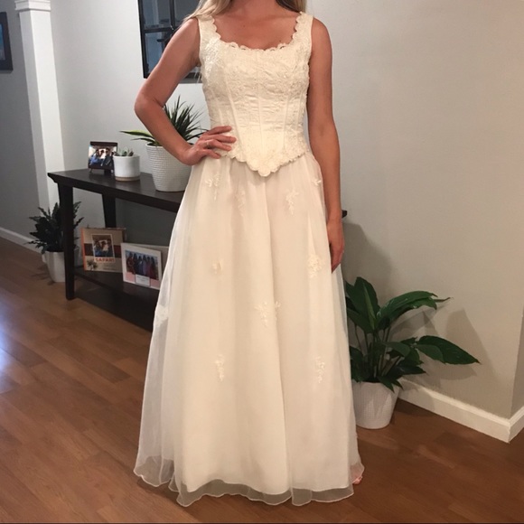 Aspeed Dresses & Skirts - Aspeed Bridal Gown with lace detail & hand beaded